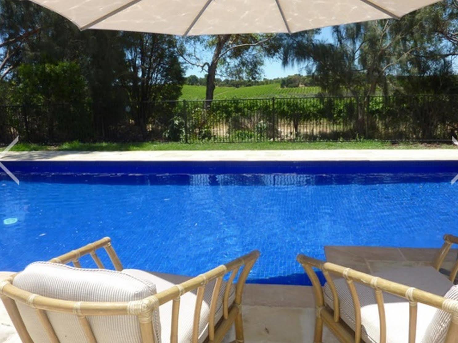 Amande Bed & Breakfast 4*